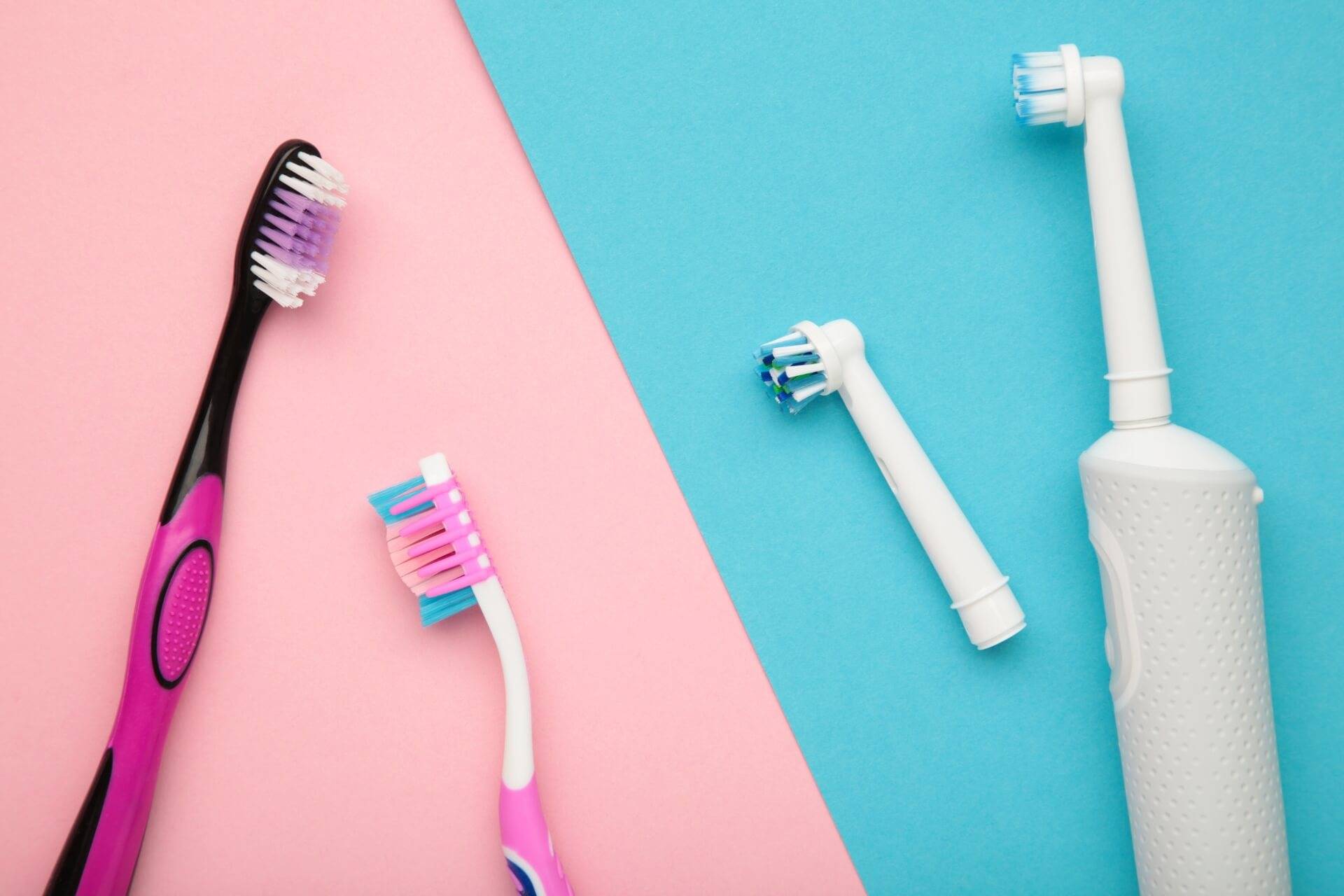 spazzolino-da-denti-elettrico-manunale-consigli.jpg