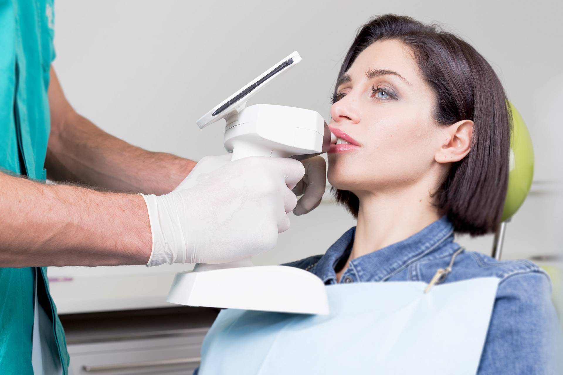 Odontoiatria estetica e protesi a Morbegno