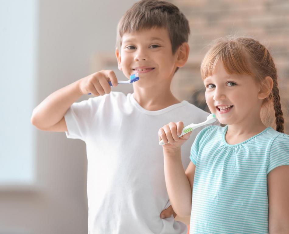 inizio dell'igiene orale nei bambini: qual è l'età per iniziare a lavarsi i denti