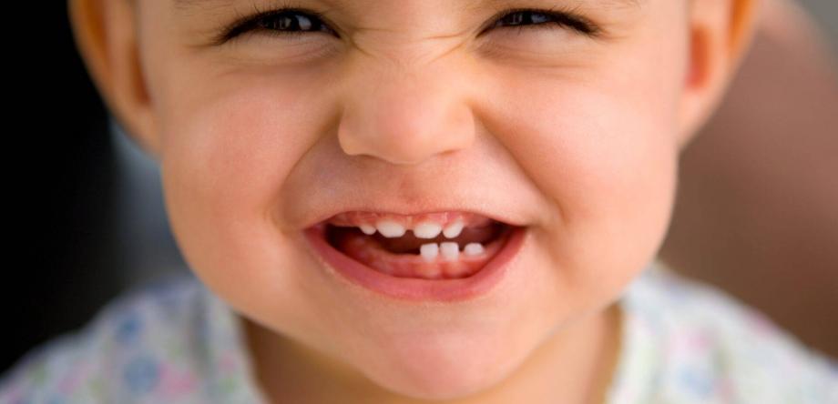 primi dentini e dentizione dei neonati e dei bambini