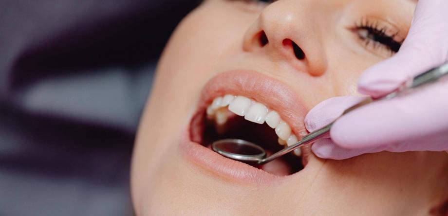 dentista specializzato in odontoiatria conservativa