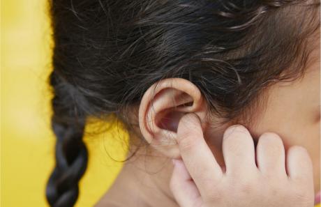 dolore all'orecchio: tappi di cerume e otite