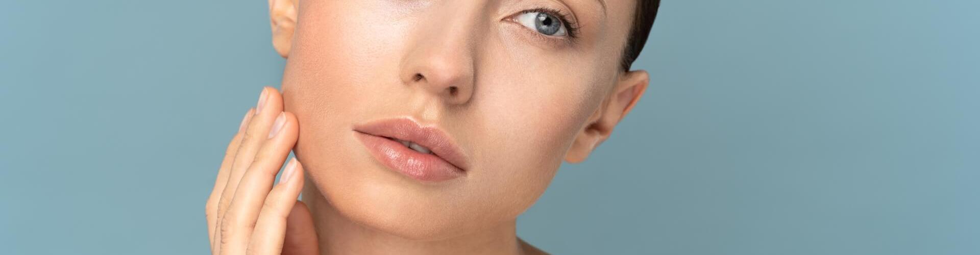 pelle più giovane con trattamenti estetici e interventi non invasivi