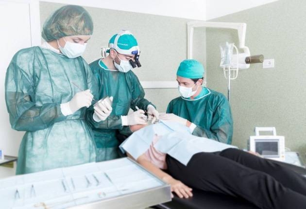 Operazioni di chirurgia e implantologia a Morbegno